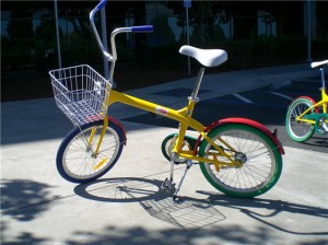 Fahrrad des Google-Konzerns in den typischen Google-Farben