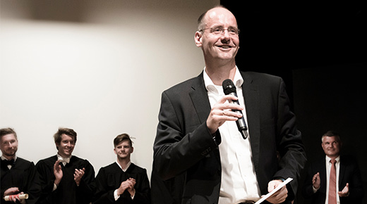 Christian Johner verabschiedet Absolvent:innen