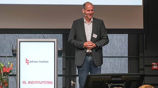 Christian Johner beim 15. Institutstag des Johner Instituts